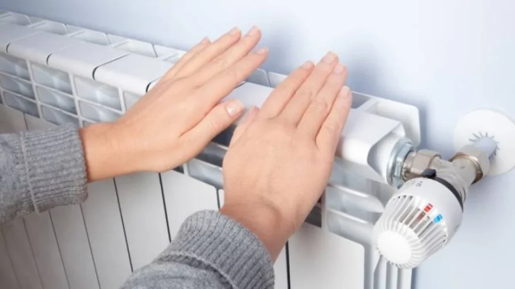 ¡Abrígate Inteligente! Claves para Reducir el Consumo de Energía con Aire, Caloventores, Estufas y Radiadores en este Frío Polar
