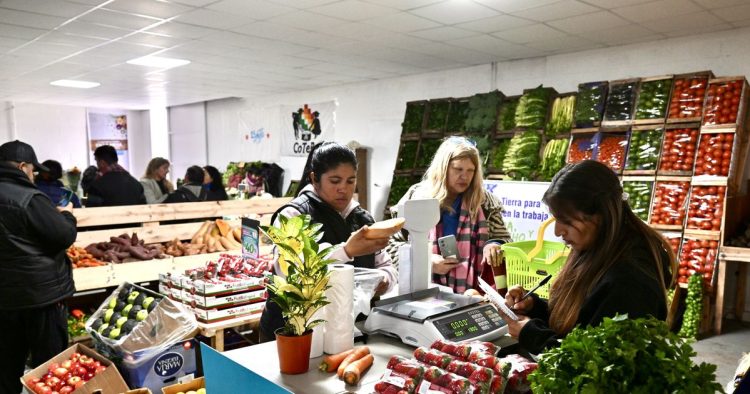 Cuenta DNI y beneficios exclusivos para jubilados: las nuevas promociones imperdibles del Mercado Bonaerense