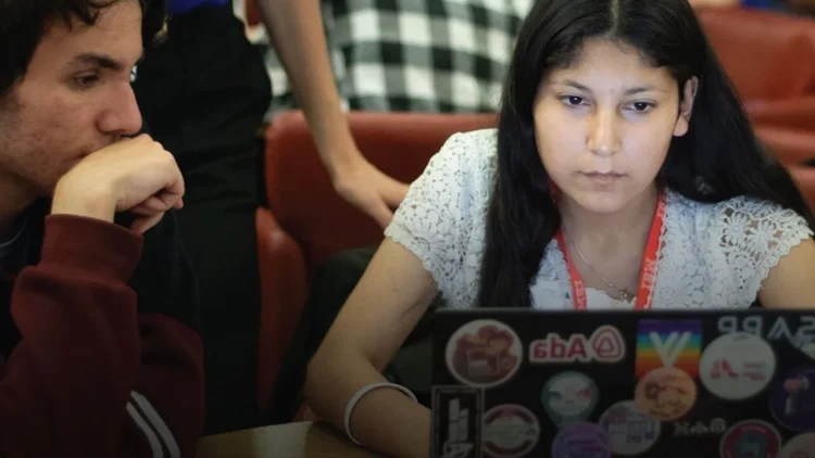Descubrí cómo acceder a una de las 150 exclusivas becas de Google y Junior Achievement para potenciar tu carrera en Soporte IT