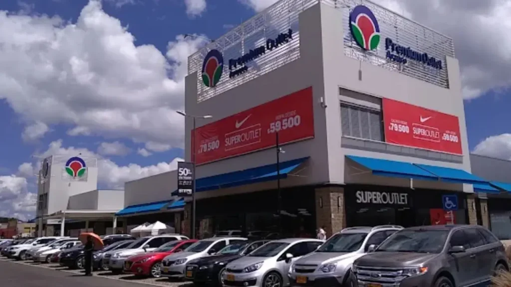 Descubrí el fenómeno del "Outlet Gringo" que revoluciona las compras a pasos de Bogotá