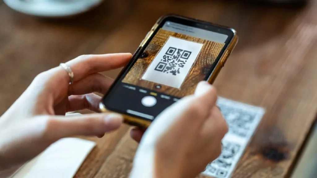 Descubrí la fascinante historia detrás del Código QR: ¡El sorprendente origen y el propósito inesperado de su creador!