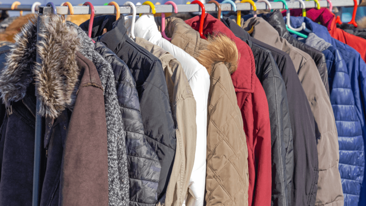 Descubrí las impresionantes ofertas en camperas y buzos que revolucionan el invierno en los supermercados argentinos