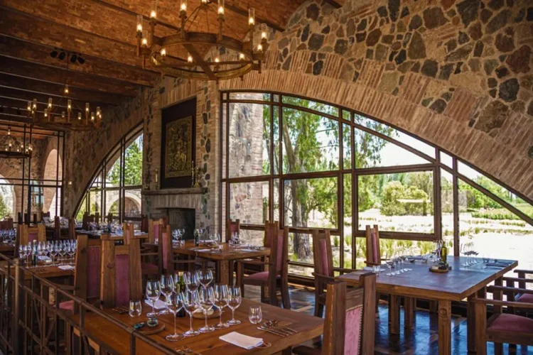 Dramática caída en las ventas de bares y restaurantes argentinos: Descubrí las innovadoras estrategias para sobrevivir la crisis