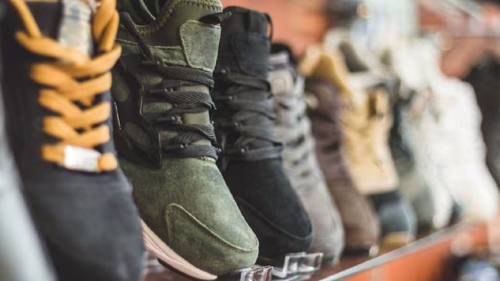 Furor en supermercados: zapatillas de marca con descuentos imperdibles de hasta el 85%