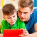 Revolución Digital en el Aula: Cómo la Tecnología Redefine la Crianza y la Enseñanza en Argentina
