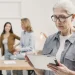 Revolución digital: el nuevo asistente virtual que transformará la vida laboral de los adultos mayores en Argentina
