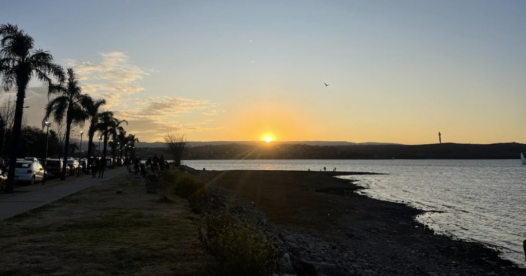 Villa Carlos Paz se reinventa en invierno: irresistibles ofertas en hotelería y gastronomía