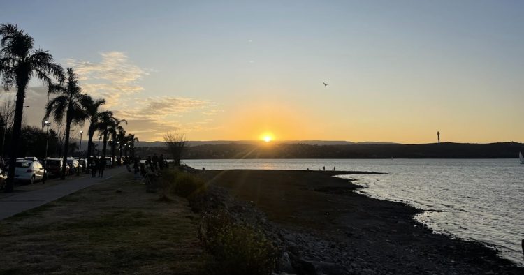 Villa Carlos Paz se reinventa en invierno: irresistibles ofertas en hotelería y gastronomía