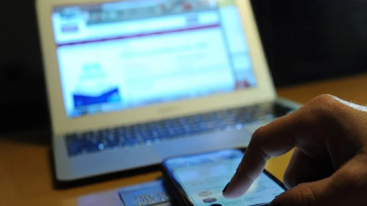 ¡Alerta! El peligro oculto tras el WiFi público: cómo proteger tus cuentas bancarias del robo virtual