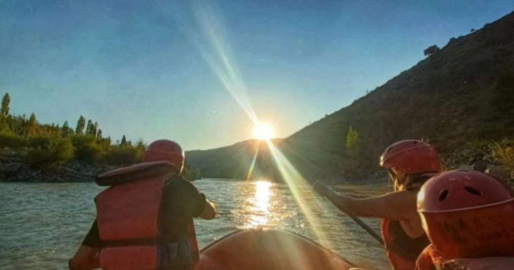Imperdible oportunidad: descubrí las exclusivas promociones de rafting para familias en el Trail del Bosque