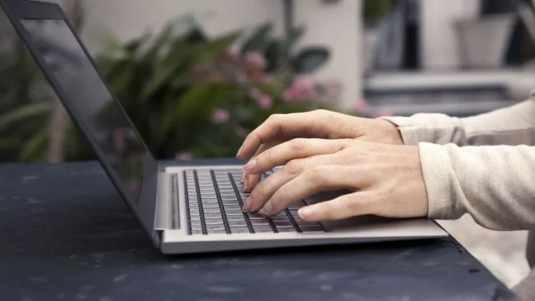 Prepárate para el Futuro: La IA y el Adiós a Windows 10 Te Obligan a Renovar tu PC Ahora Mismo