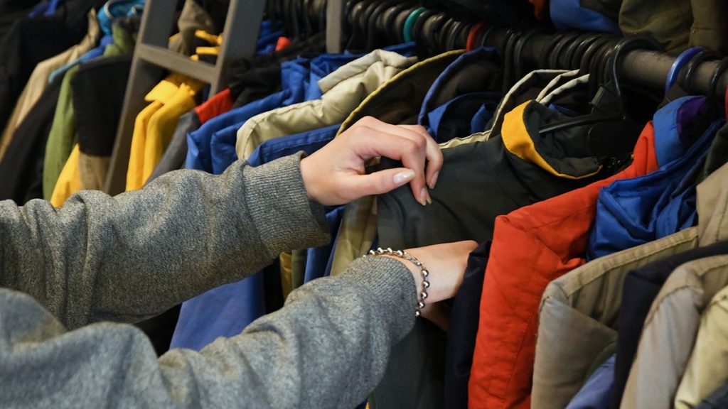 Revolución en las góndolas: el supermercado que sorprende a Mendoza con descuentos del 50% en indumentaria