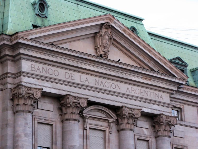 Banco Nación impulsa la compra de celulares con cuotas sin interés