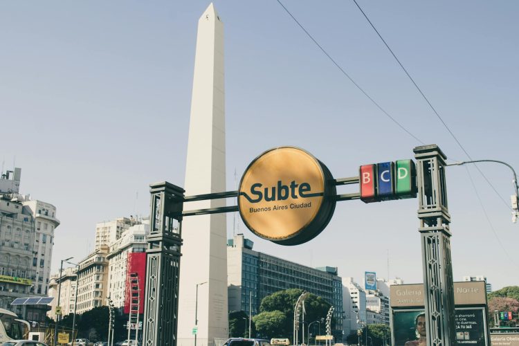 Cómo viajar gratis en colectivos y subtes con Mercado Pago: Ahorrá hasta $15.000 por mes