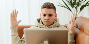 Por qué los celulares importados seguirían caros pese a la baja de aranceles