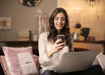 Celulares y tecnología más baratos en 2026: qué dispositivos bajarán hasta 40%