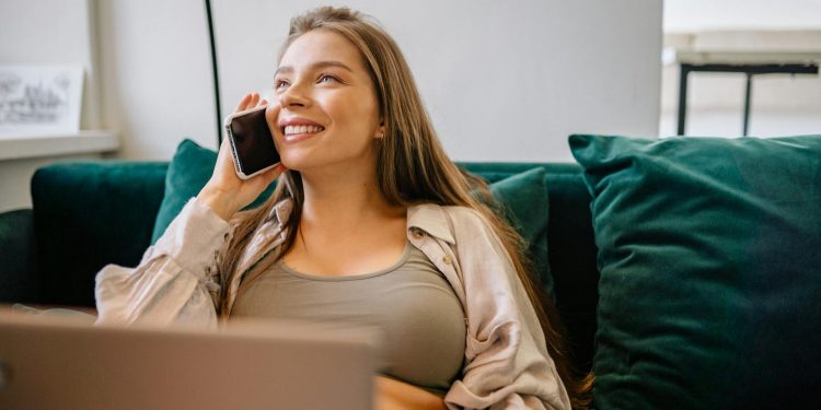 Tecno Phantom V Fold 2, el celular plegable de $2 millones que desafía a las marcas líderes