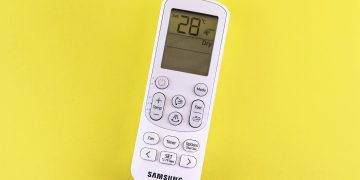 A qué temperatura conviene poner el aire acondicionado para gastar menos luz en verano