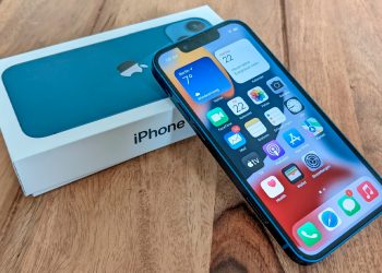 Como nuevo pero a mitad de precio: Zelucash liquida el iPhone 13 con garantía y cuotas