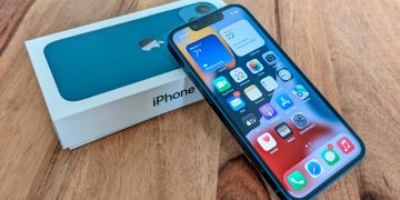 Como nuevo pero a mitad de precio: Zelucash liquida el iPhone 13 con garantía y cuotas