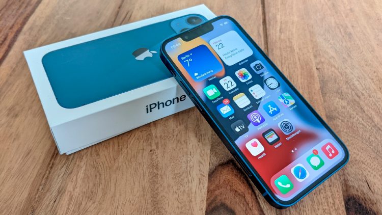 Como nuevo pero a mitad de precio: Zelucash liquida el iPhone 13 con garantía y cuotas