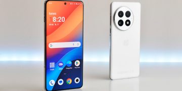 OnePlus 13 y la pantalla que no teme al agua: ¿El mejor gama alta para el clima argentino?