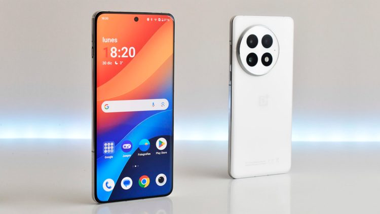 OnePlus 13 y la pantalla que no teme al agua: ¿El mejor gama alta para el clima argentino?
