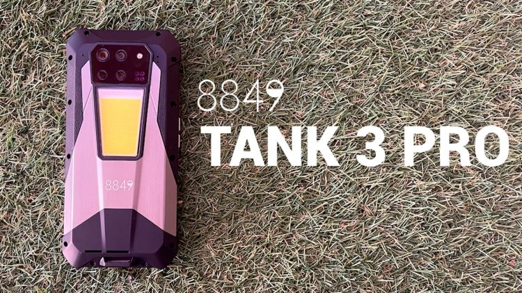 El celular que reemplaza a tu TV y a tu linterna: 8849 Tank 3 Pro con proyector integrado