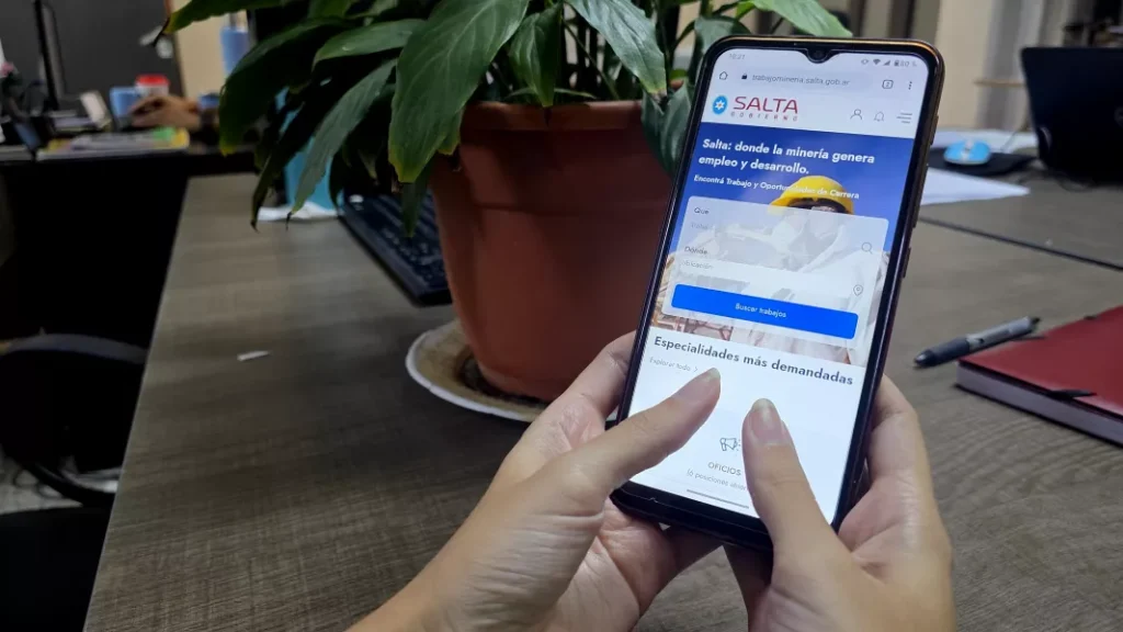 Plataforma de Ofertas Laborales en Minería Ahora con Soporte Digital para Carga de Datos