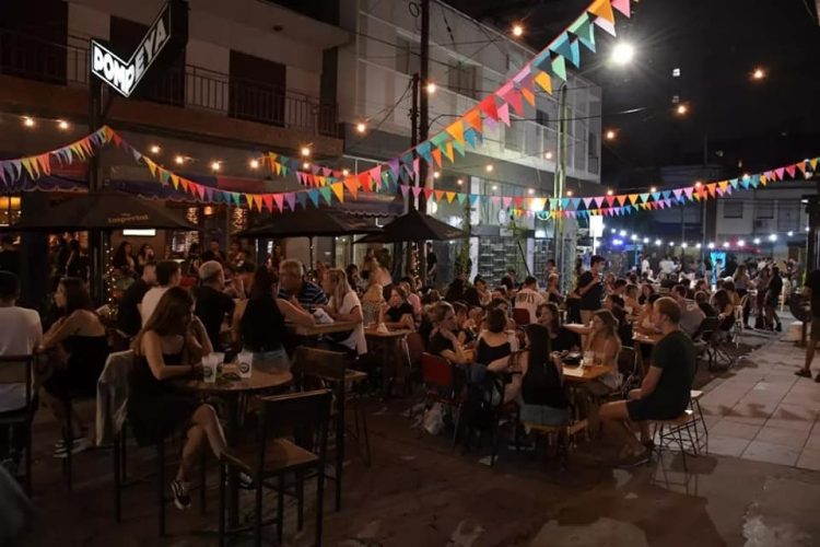Morón Celebra: Noche de las Cervecerías con Promociones Únicas, Bares y Música en Vivo