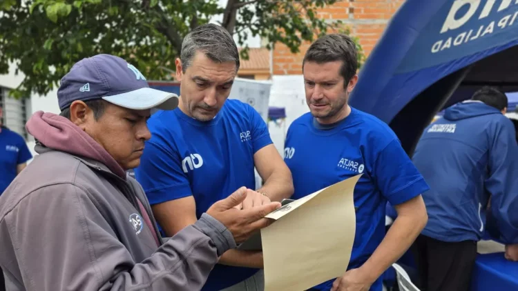 Agentes de Modernización Facilitan Registro de Vecinos en la Nueva Plataforma Laboral del Sector Minero