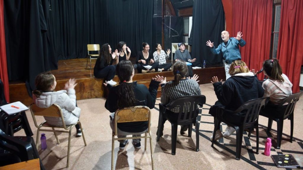 Aprende Teatro y Títeres Gratis: Únete a Nuestra Oferta Pública de Formación