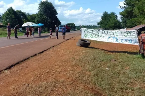 Yerbateros en San Pedro y Otras Localidades Protestan Contra Propuesta de la Industria de Andresito: Entienda el Conflicto