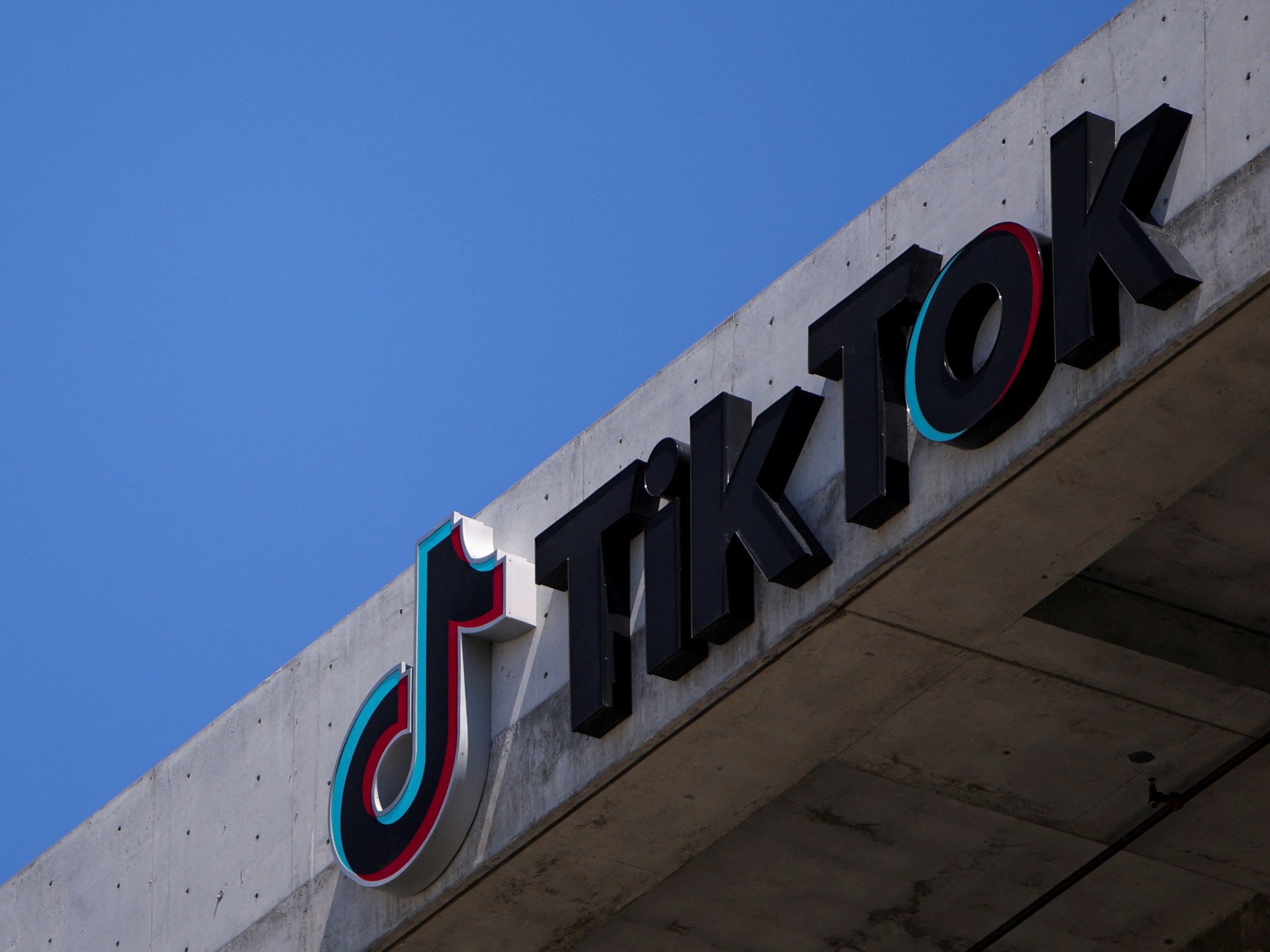 Amazon Presenta Oferta para Adquirir TikTok Bajo la Atenta Supervisión de la Casa Blanca: Detalles Exclusivos