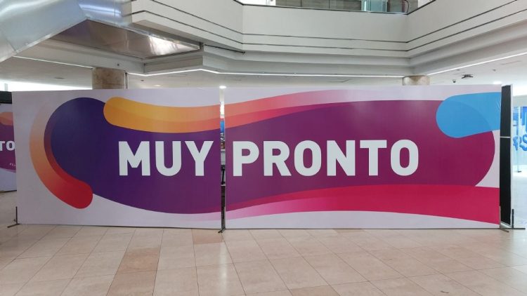 ¿Qué pasa en Mendoza Shopping? Locales vacíos y promos sorprendentes