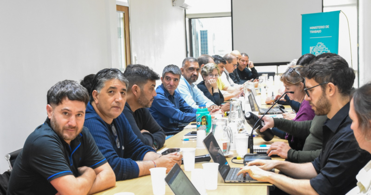 Sin oferta en la mesa: ¿Qué pasó en la reunión de los estatales con la Provincia?