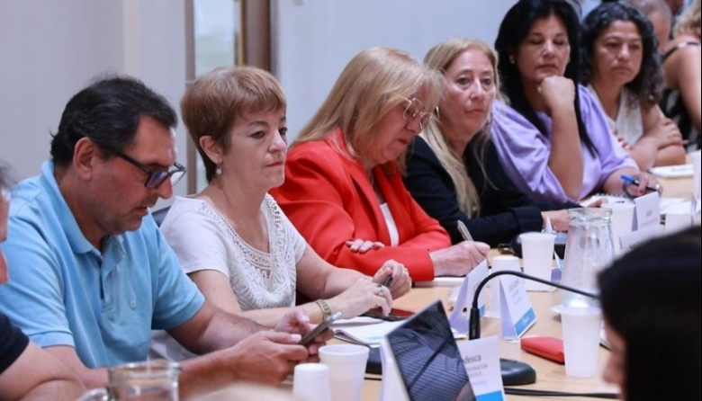 ¿Congelamiento salarial? Tensión en la reunión del gobierno bonaerense con gremios docentes