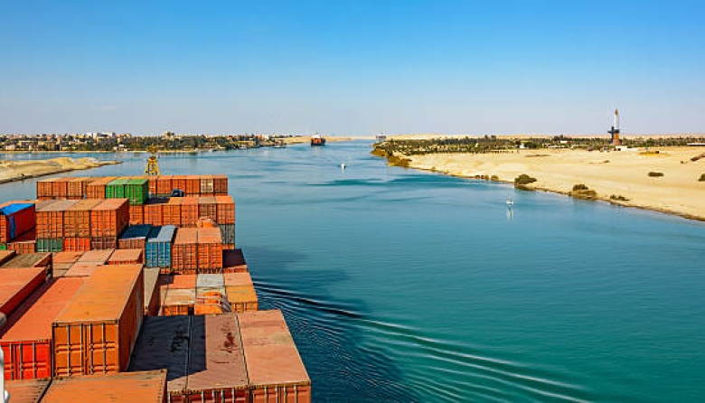 El Canal de Suez sorprende con audaz estrategia para seducir navieras