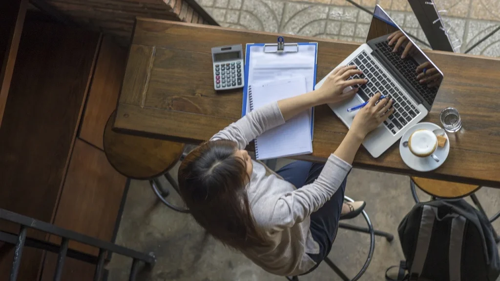 49 Oportunidades Únicas: Empresas que Ofrecen Trabajo 100% Remoto y Cómo Sumarte al Futuro Laboral